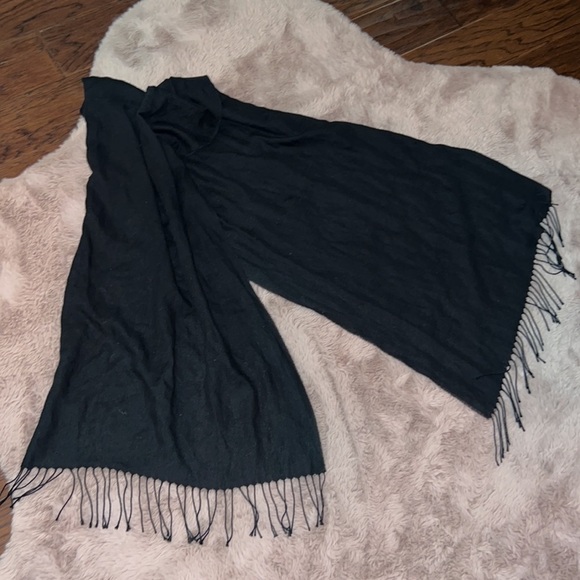 Black fringe bottom neck scarf womens shawl ladies outerwear wrap accessory​​ - Picture 6 of 6